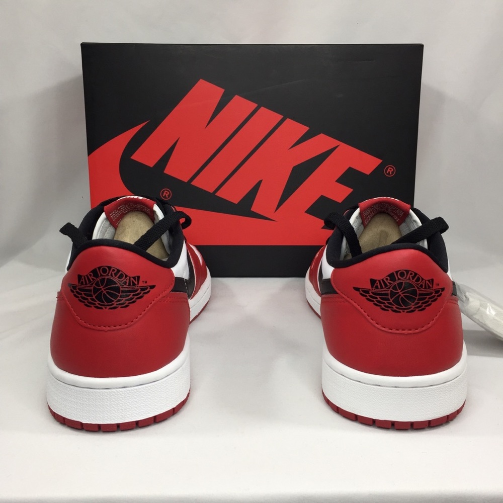 SOLD***Air Jordan 1 Retro Chicago (2016) - Picture 4 of 7